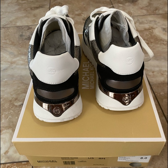 SOLD Beautiful brand new Michael Kors shoes - Picture 2 of 8